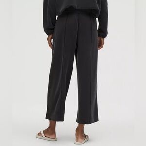 LULULEMON LIKE NEW EUC SoftStream High Rise Crop Pant